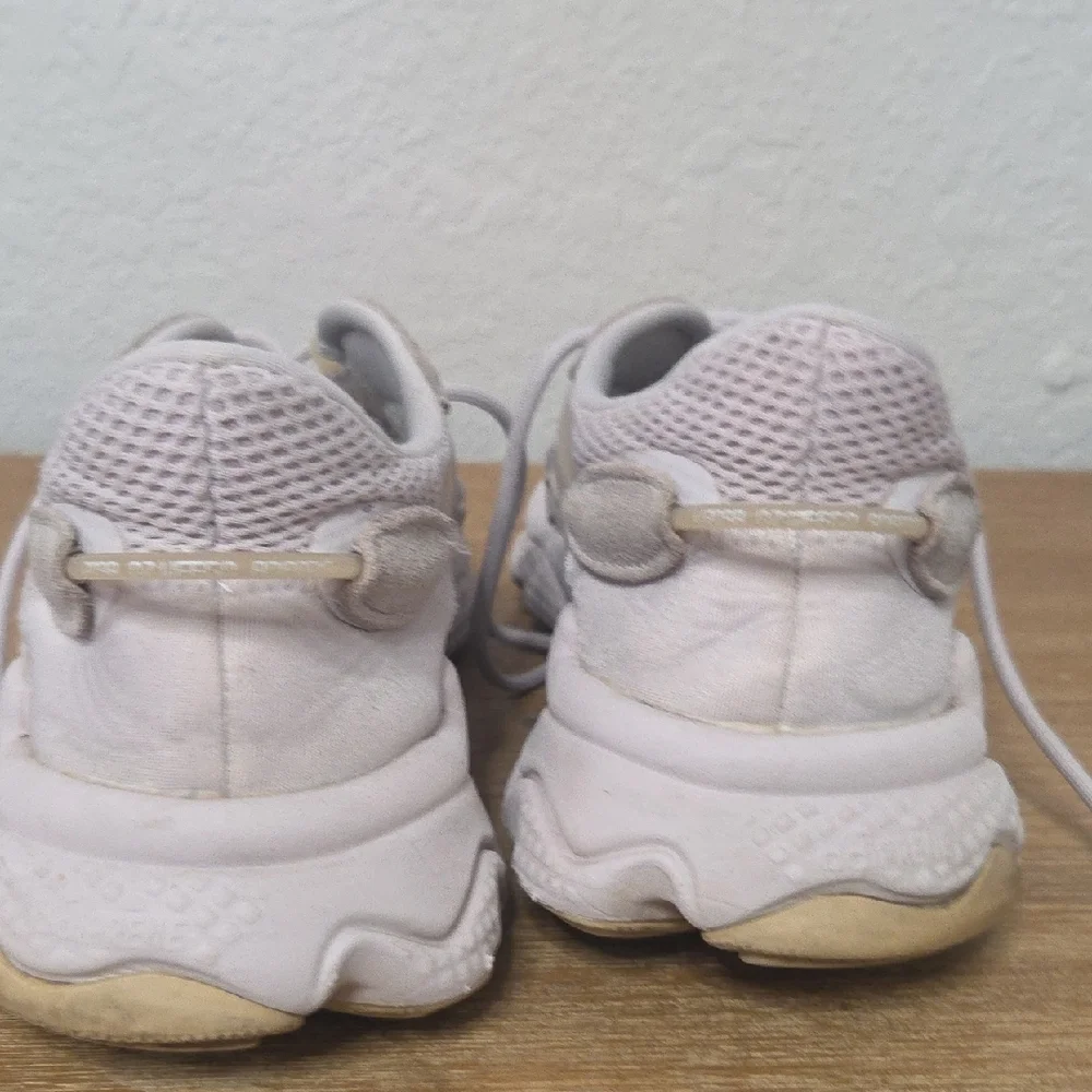 adidas comfortable sneakers